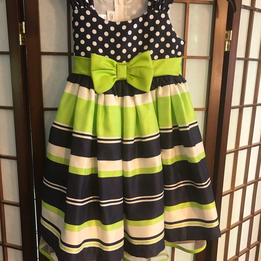 Girls party dress - Picture 3 of 6